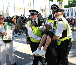 الكشف عن ارتفاع اعتقالات داعمي فلسطين ببريطانيا بنسبة 660%