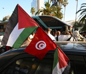 "نرفض الإبادة بغزة" ..تونسيون يبدؤون اعتصام "الصمود" أمام سفارة واشنطن