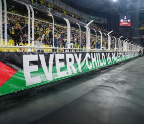 "إذا بكى طفل فلا أهمية للجغرافيا"