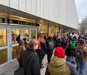 في فنلندا ..مظاهرات طلابية تعمّ الجامعات للمطالبة بقطع التعاون  مع الاحتلال