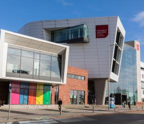 جامعة جنوب ويلز تنفي رفضها طلبات الالتحاق من الطلاب الفلسطينيين