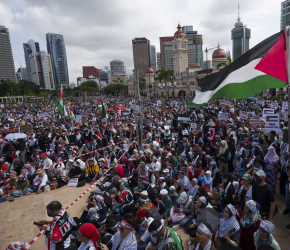 احتجاج يندد يزيارة ترامب لحضور قمة بماليزيا