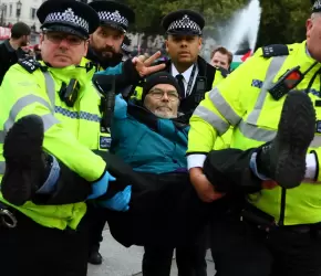 في أسكتلندا ..اعتقال صانعي بودكاست بعد نشر فيديو داعم لـ"حركة فلسطين"