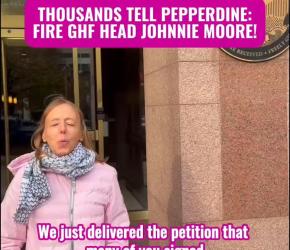 المدير السابق لـ”مؤسسة غزة الإنسانية” .. نشطاء يطالبون جامعة بيبردين بإقالة القس مور