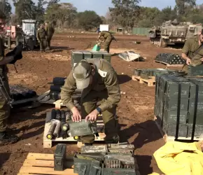 خلال الإبادة بغزة! شركة بريطانية ترسل أكثر من 1000 حاوية ذخيرة للاحتلال