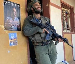 شارك بقصف منازل الغزيين .."هند رجب" تتقدم بشكوى جنائية ضد مغني إسرائيلي في براغ