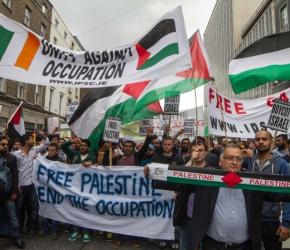 في دبلن.. مظاهرة تطالب بمعاقبة الاحتلال ووقف تجارة السلاح