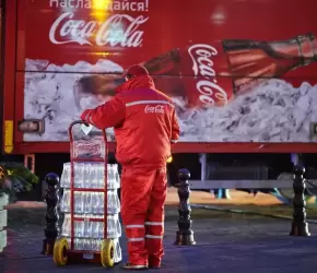 متواطئة بالإبادة .."رابطة التضامن مع فلسطين" تطلق عريضة لمقاطعة "كوكا كولا"