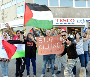 عامل في تيسكو :التضامن مع فلسطين كلفني عملي