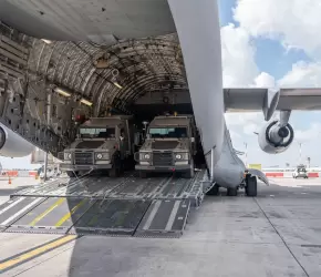 "غزة ما زالت تُقصف" ..دعوة لمراسلة مطار "أوكلاند" لوقف شحنات "إف-35" للاحتلال