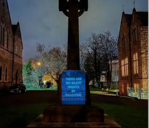 "لا توجد ليالٍ صامتة في فلسطين" أيرلندا تُضيء كنائسها برسالة تضامنية في ليلة الميلاد