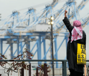 الأكبر منذ 7 أكتوبر! .. “أسطول الحرية” يدعو لوقف مرور سفينة أسلحة للاحتلال