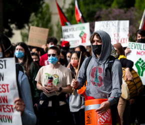 يواجهون المحاكمة!  طلاب سان فرانسيسكو يدعمون زملاءهم المتضامنين  بستانفورد
