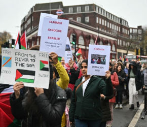 وقفة أسبوعية أمام السفارة الأمريكية في بريطانيا