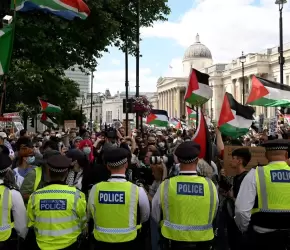 هتفوا دعمًا لفلسطين .. اعتقال ناشطين في لندن بذريعة“إثارة الكراهية”