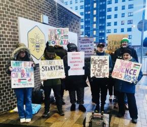 "حرروا فلسطين"  وقفة تضامنية في بريطانيا نصرًة لفلسطين