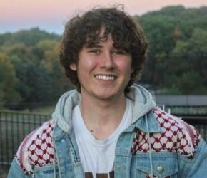 تحت ضغط التضامن الرقمي يوتيوب تعيد حساب الناشط غاي كريستنسن بعد إغلاقه