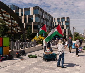 احتجاج مستمر لموظفي “مايكروسوفت” تنديدًا بدعم الشركة للاحتلال