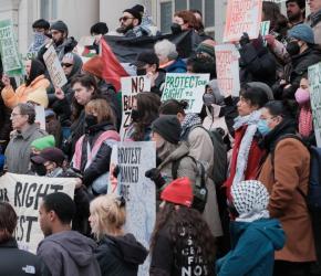 هدفها تقويض الاحتجاجات  احتجاج في نيويورك ضد قوانين" المناطق العازلة "