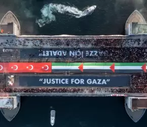 "لا لموانئ الإبادة"  احتجاج في إسطنبول تنديد بعبور سفن نفط للاحتلال