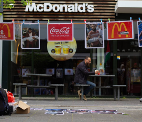 احتجاج مستمرة ضد “ماكدونالدز” في تركيا لليوم الـ 141