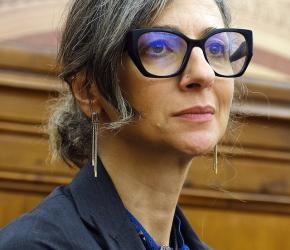 رفضًا للعقوبات الأمريكية ضدها عائلة ألبانيز ترفع دعوى قضائية ضد إدارة ترامب