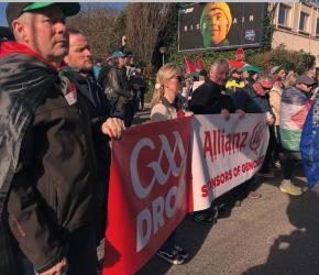 متورطة بدعم آلة الإبادة.. اقتحام مؤتمر الرابطة الرياضية الغيلية رفضًا لرعاية "أليانز"