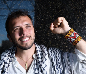 تابعو أفيد يدعو الجماهير الدولية للانضمام إلى "الانتفاضة العالمية" دعمًا لفلسطين