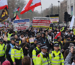 لندن تحظر مسيرة يوم القدس السنوية لدعم فلسطين وإيران
