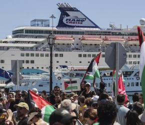 احتجاجات بميناء إيطالي تمنع رسو سفينة سياحية إسرائيلية
