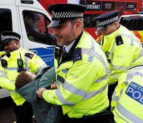 الكشف عن تعطيل الشرطة البريطانية لمسيرة في ذكرى النكبة