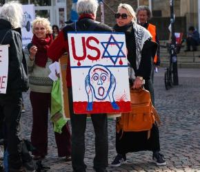 رفضًا لشراكتها بالاحتلال.. احتجاجات أمام مصنع فولكس فاجن في أوسنابروك الألمانية