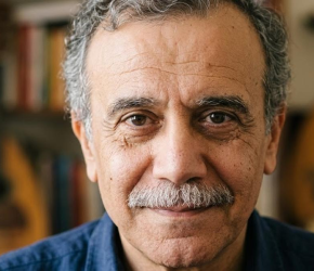 كان أحمد قعبور صوتًا يثري مسيرة التضامن مع فلسطين بأغانٍ ولحظات فنية خالدة