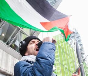 تنديدًا بالإبادة..  ناشطون يحاصرون مؤتمرًا في مونتريال