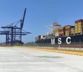 متجهة للاحتلال..  مطالبات بتفتيش حاويات فولاذ عسكري بميناء أبو قير المصري