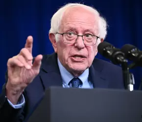 بقيمة 658 مليون دولار سيناتور أمريكي يتحرك لعرقلة صفقة أسلحة أمريكية للاحتلال