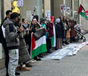 دعوات المقاطعة مستمرة... احتجاج أمام أحد متاجر "زارا" في غلاسكو