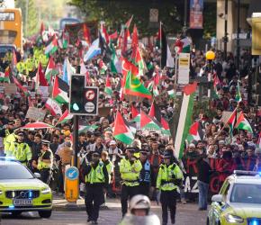 لمساهمتها في التهجير.. وقفة احتاجاجية ضدّ شركة سيمنز في مانشستر