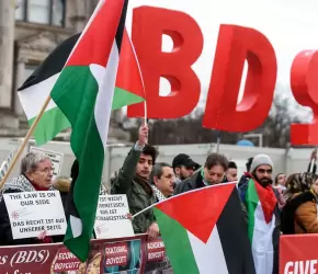 نشطاء المقاطعة يصعّدون حملتهم ضد متجر "سينسبري"