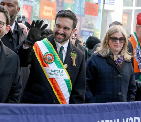 ممداني يندد بالإبادة الجماعية في غزة أثناء عيد القديس باتريك