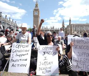 الحكومة البريطانية تقترح صلاحيات جديدة للشرطة لتقييد الاحتجاجات