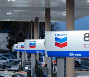 لضمان المقاطعة.. مجلس مدينة أبيريستويث يُراجع عقود شركة شيفرون