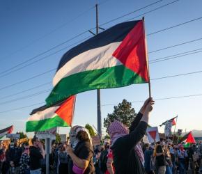 ازالوا ملصقات داعمة لفلسطين  بلدية مونتريال تتوصل إلى اتفاق مع مجموعة تضامنية