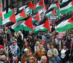 دعوات للمجالس في بريطانيا بالتوقيع على عريضة لفلسطين