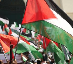 معادٍ لفلسطين.. اقتحام مركز “تبادل السياسات" ببريطانيا