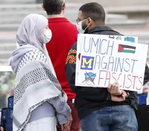 جامعة ميشيغان تواصل إجراءاتها التأديبية ضد خريج مؤيد لفلسطين