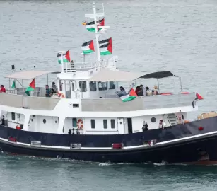 متجهون إلى غزة.. الوفد الإيطالي بأسطول الصمود يرفض إنزال المساعدات بقبرص