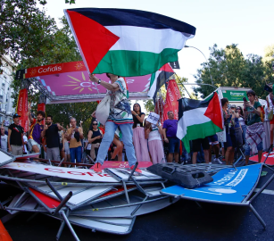 إيران تحث إسبانيا على تعليق مشاركة الاحتلال بالبطولات الرياضية