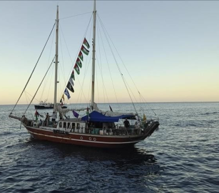 سفينة "الضمير" بتحالف "أسطول الحرية" تواصل رحلتها نحو غزة