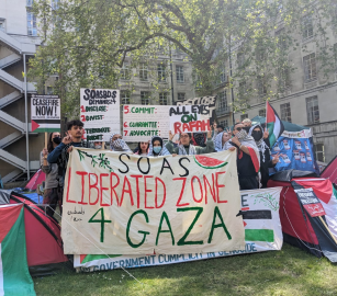 مطالبات بإسقاط تهم الإرهاب عن طالبة داعمة لفلسطين بلندن